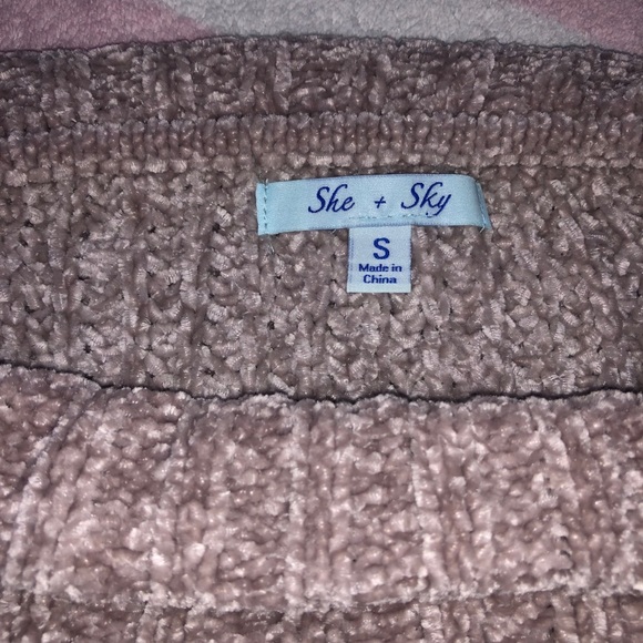 Off Shoulder Sweater - Picture 6 of 6